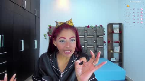 Snapshot of isabelreyes_ chatting on January 15, 4:04 am Hi mi name is Isabel online show from January 15, 4:04 am