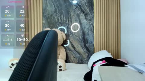 Snapshot of isadora_14 chatting on February 19, 10:22 am ISADORA online show from February 19, 10:22 am