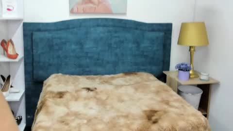 Snapshot of isadoravex chatting on April 15, 12:45 pm Isabel online show from April 15, 12:45 pm