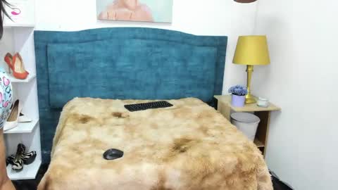 Snapshot of isadoravex chatting on April 16, 12:39 pm Isabel online show from April 16, 12:39 pm