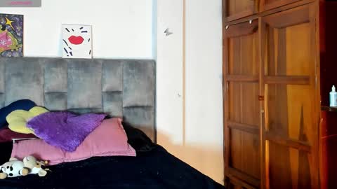 Isabela  online show from October 31, 2:23 am