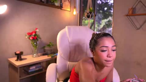 Snapshot of isapetit_ chatting on October 7, 7:55 pm Isa Isabella online show from October 7, 7:55 pm
