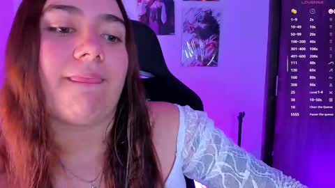 Snapshot of isarhodes_ chatting on October 29, 11:28 pm Isa online show from October 29, 11:28 pm