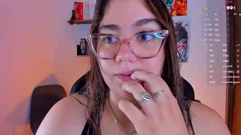 Snapshot of isarhodes_ chatting on November 3, 9:59 pm Isa online show from November 3, 9:59 pm