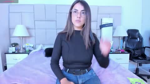 Snapshot of isis_loveyes_ chatting on October 11, 11:47 pm Pauli online show from October 11, 11:47 pm