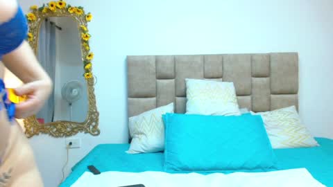 Snapshot of isisduzan chatting on February 3, 9:18 pm isisduzan online show from February 3, 9:18 pm