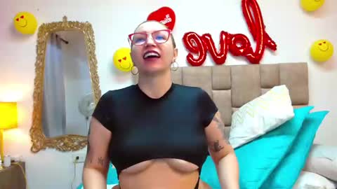 Snapshot of isisduzan chatting on February 21, 8:49 pm isisduzan online show from February 21, 8:49 pm