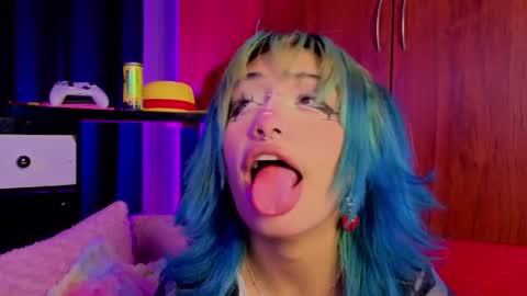 Isisjones18 online show from April 20, 6:16 am