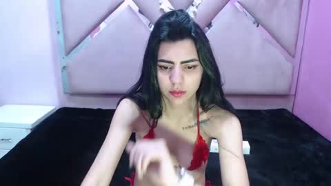 Snapshot of isisrousexx chatting on December 11, 3:13 am isisrousexx online show from December 11, 3:13 am