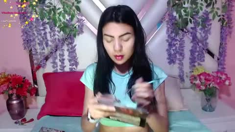 Snapshot of isisrousexx chatting on December 14, 3:18 am isisrousexx online show from December 14, 3:18 am