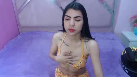 Snapshot of isisrousexx chatting on January 5, 3:11 am isisrousexx online show from January 5, 3:11 am