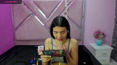 Snapshot of isisrousexx chatting on January 20, 2:43 am isisrousexx online show from January 20, 2:43 am