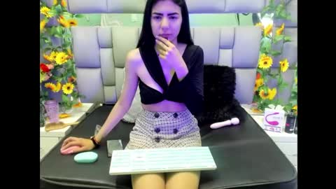 Snapshot of isisrousexx chatting on February 25, 2:58 am isisrousexx online show from February 25, 2:58 am
