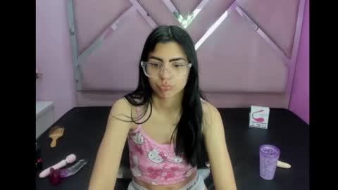 Snapshot of isisrousexx chatting on February 28, 10:52 am isisrousexx online show from February 28, 10:52 am