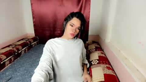 Snapshot of isla_flame_ chatting on August 5, 7:33 am isla_flame_ online show from August 5, 7:33 am