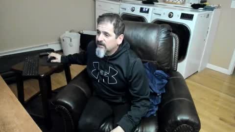 Snapshot of islandguy70 chatting on February 5, 10:36 pm Jim online show from February 5, 10:36 pm