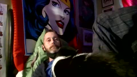 Snapshot of isntthisbreezemellow chatting on December 14, 2:55 pm isntthisbreezemellow online show from December 14, 2:55 pm