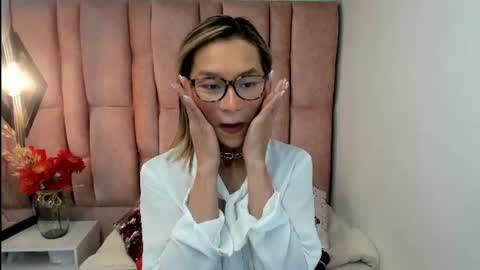 Snapshot of issa_milf__ chatting on July 9, 1:26 pm ISSA MILF online show from July 9, 1:26 pm