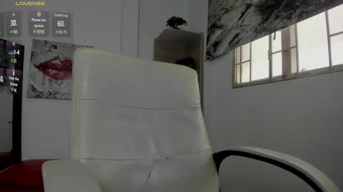 Issa  online show from January 15, 5:05 pm