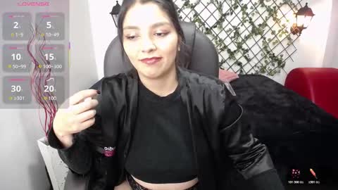 Issa  online show from November 11, 3:23 pm