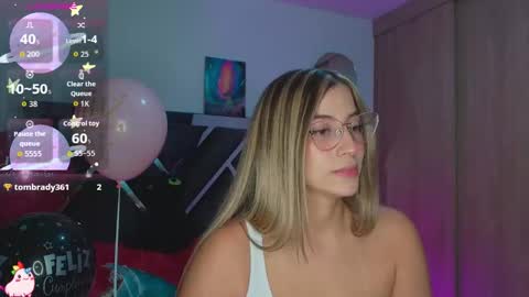 Snapshot of issabela_g1 chatting on October 26, 1:33 am issabela_g1 online show from October 26, 1:33 am