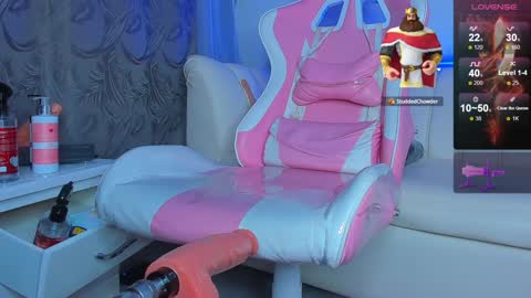 Snapshot of issac_james chatting on January 19, 9:11 am Issac online show from January 19, 9:11 am