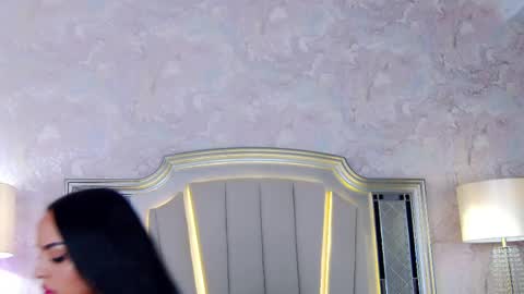 Issadorra online show from April 16, 6:14 am