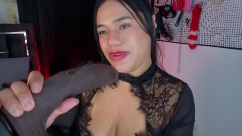 Issafoxx online show from July 9, 1:26 pm