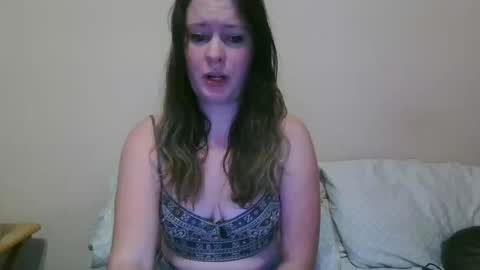 issamayy333 online show from October 21, 2:34 am