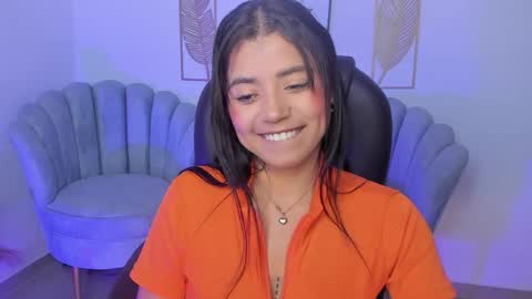issi_loren online show from April 26, 11:41 am