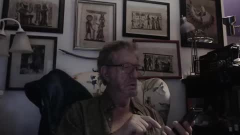 Snapshot of isubmissiveslut chatting on March 23, 5:00 am ImYourBitch online show from March 23, 5:00 am