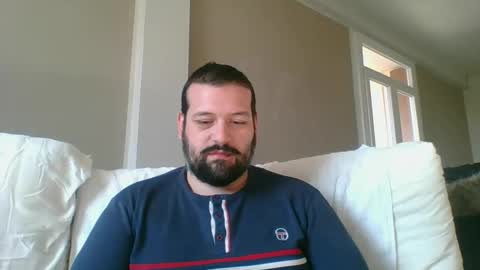 italianbigboy932 online show from April 3, 8:23 am