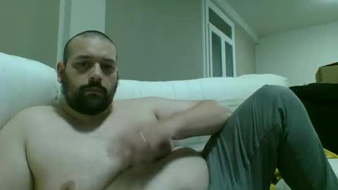 italianbigboy932 online show from May 19, 9:21 pm