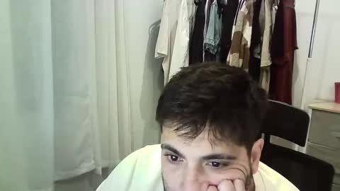 italianboybcn online show from November 8, 7:52 am