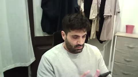 italianboybcn online show from November 9, 8:18 pm