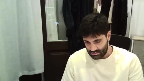 italianboybcn online show from November 12, 8:08 pm