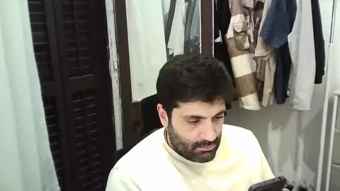 italianboybcn online show from December 1, 6:13 pm