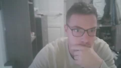 Snapshot of italianslavexoxo chatting on November 9, 3:10 pm S online show from November 9, 3:10 pm