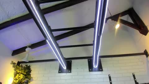 Italo Moore online show from November 6, 11:11 am