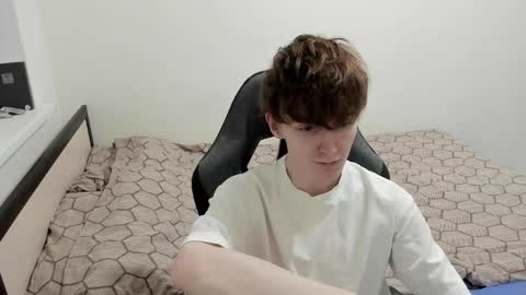 Snapshot of ithan_red chatting on December 22, 4:27 pm Ethan online show from December 22, 4:27 pm