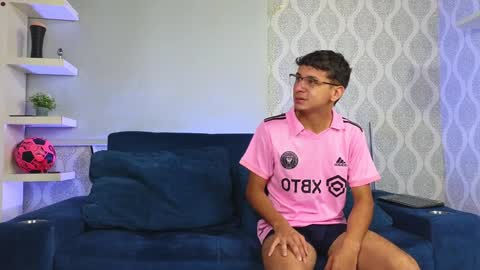 Ithan and Friends online show from January 8, 1:31 pm