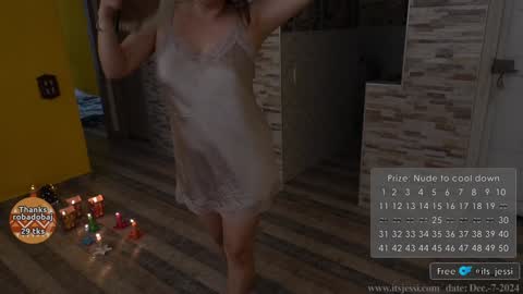 Jessi online show from December 7, 7:43 pm