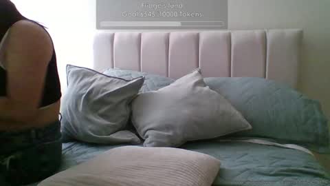 Jessi online show from March 8, 8:25 pm