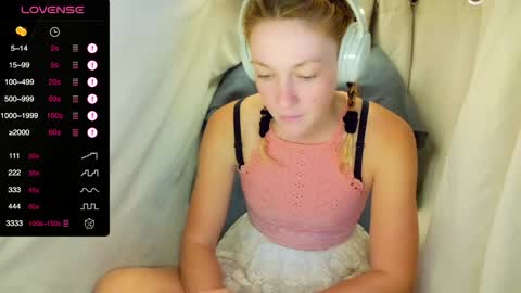 Lily online show from December 14, 8:46 pm