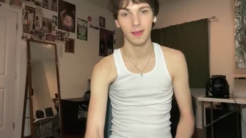 Snapshot of its_rowan chatting on November 9, 2:43 am Rowan online show from November 9, 2:43 am