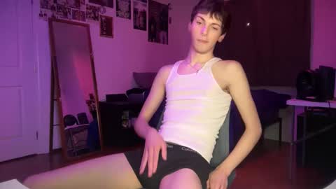 Snapshot of its_rowan chatting on February 17, 3:47 am Rowan online show from February 17, 3:47 am