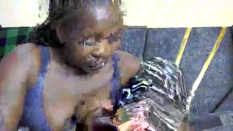 Snapshot of its_sweet chatting on September 17, 3:46 pm BigAss horny online show from September 17, 3:46 pm