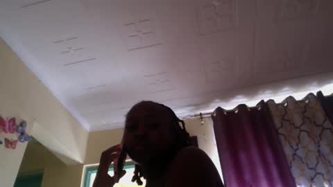 Snapshot of its_sweet chatting on March 16, 4:51 am BigAss horny online show from March 16, 4:51 am