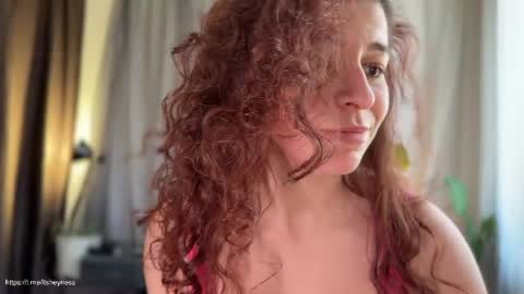 itsheyness online show from April 6, 7:53 am