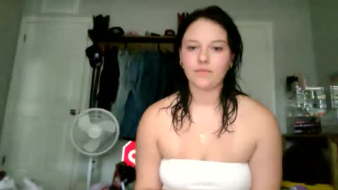 itsjustemmy online show from April 29, 7:20 pm